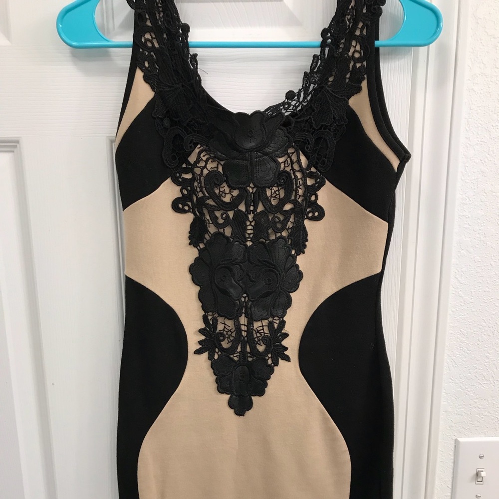 Beige & Black Fitted short cocktail dress